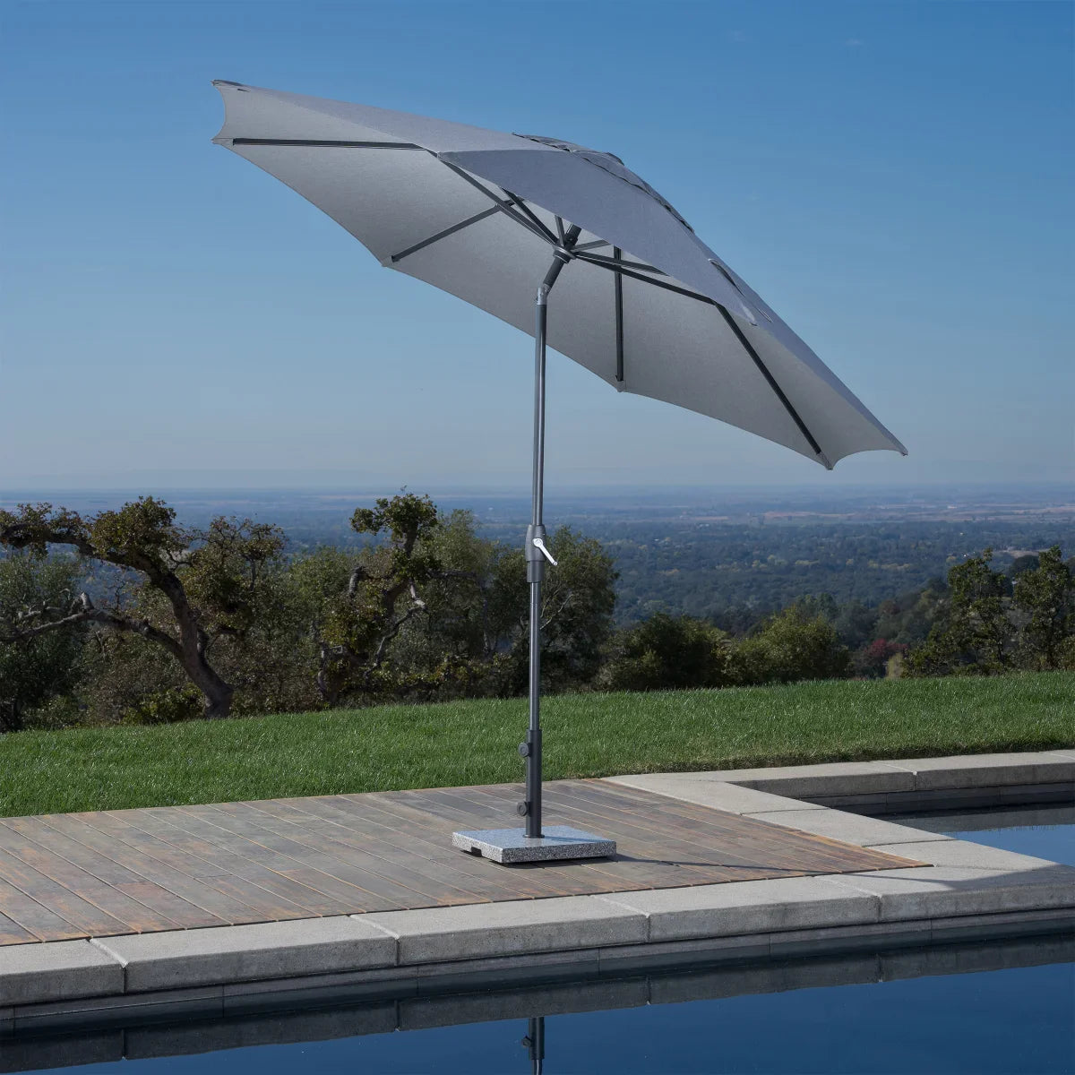 3 m (10 ft.) Round Market Umbrella