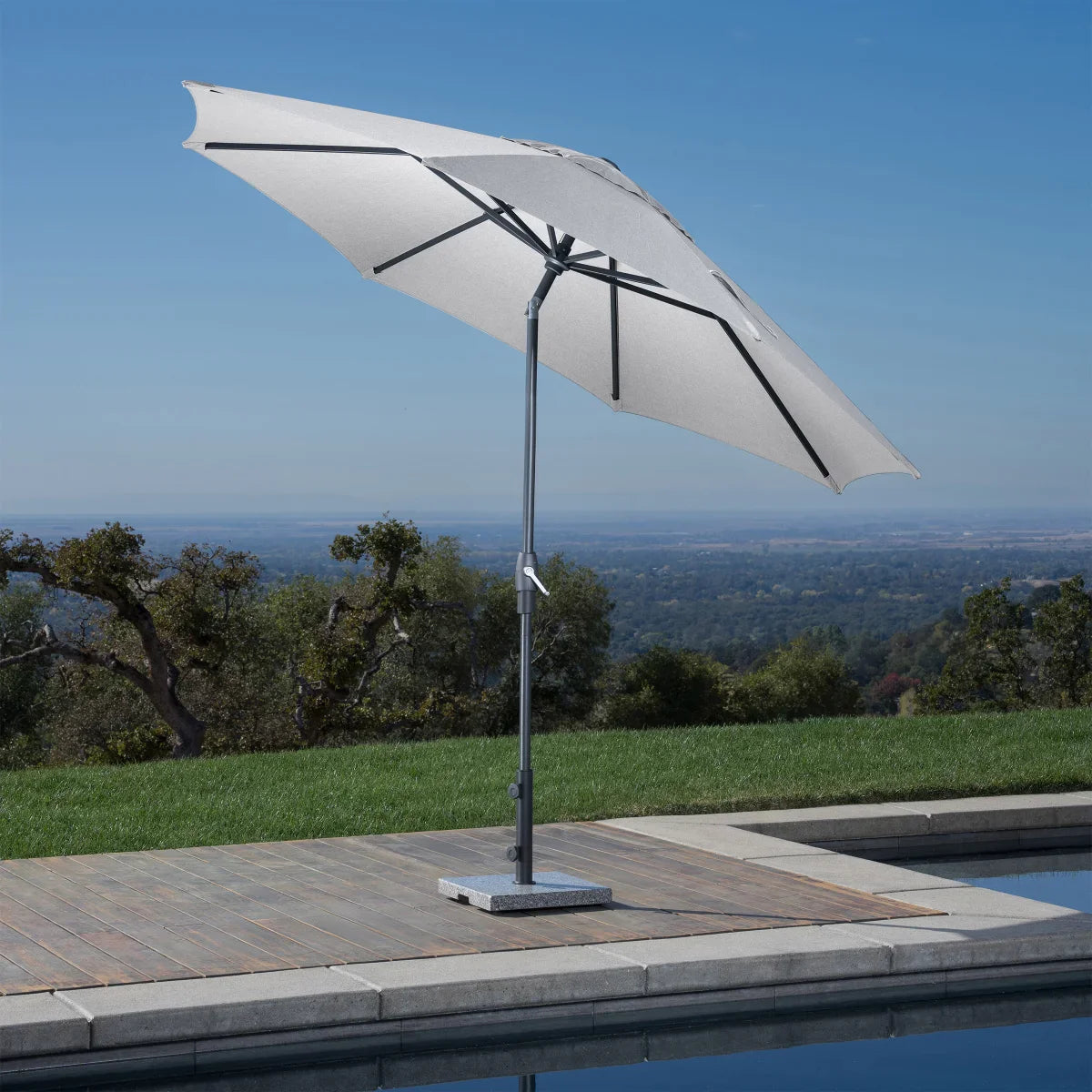 3 m (10 ft.) Round Market Umbrella