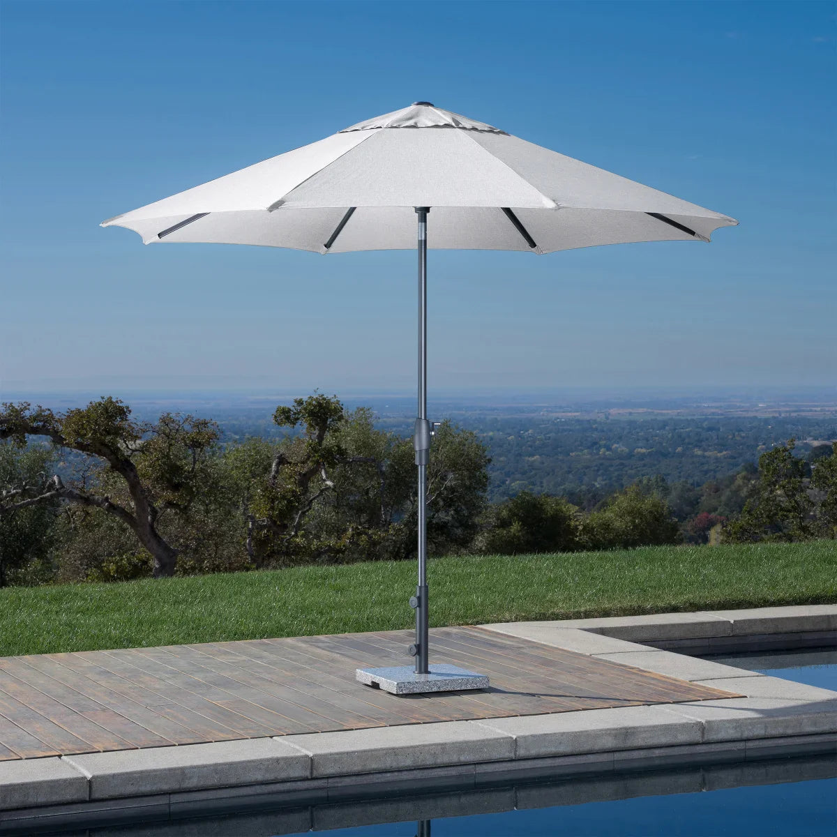 3 m (10 ft.) Round Market Umbrella