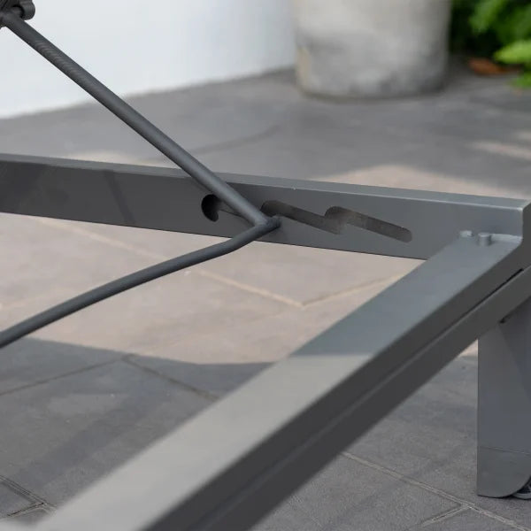 Urbanite Patio Lounger