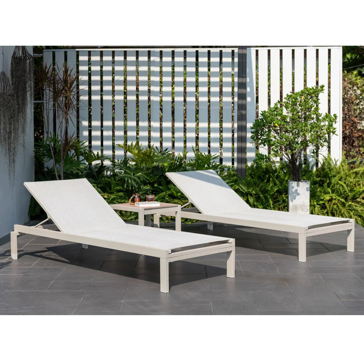 Urbanite Patio Lounger